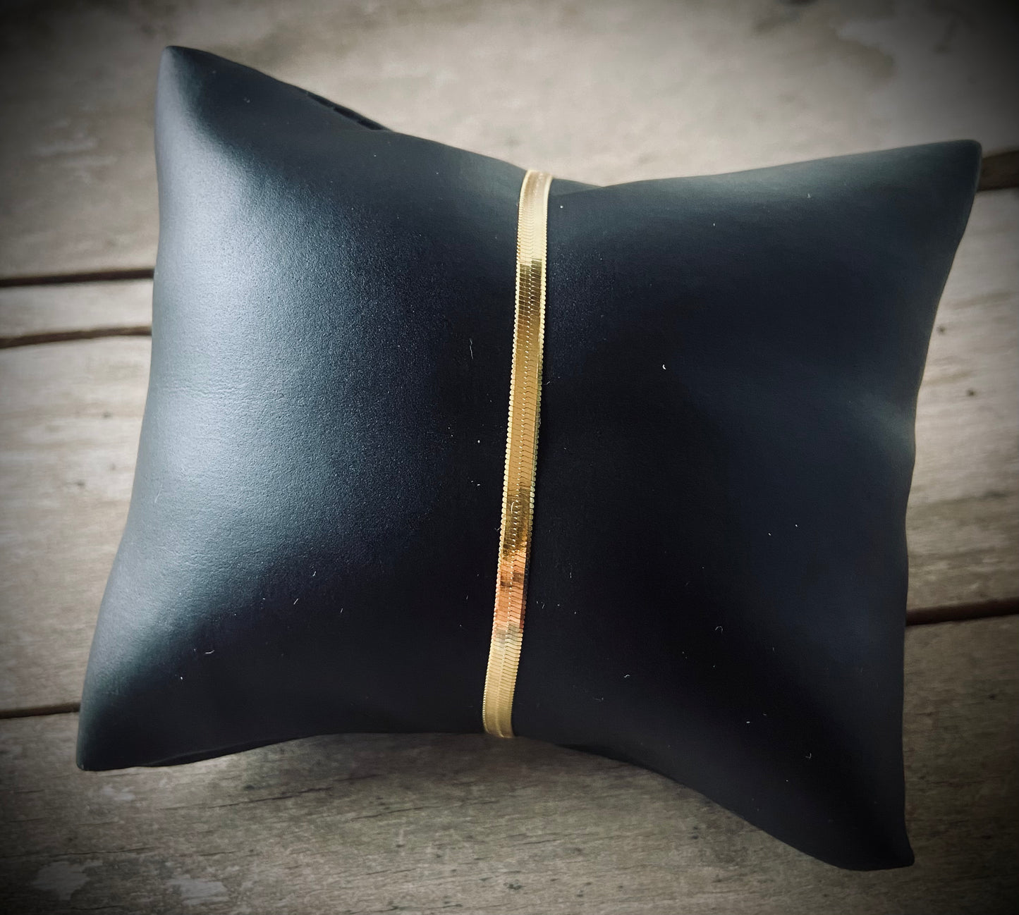 Minimalistisk forgyldt armbånd
