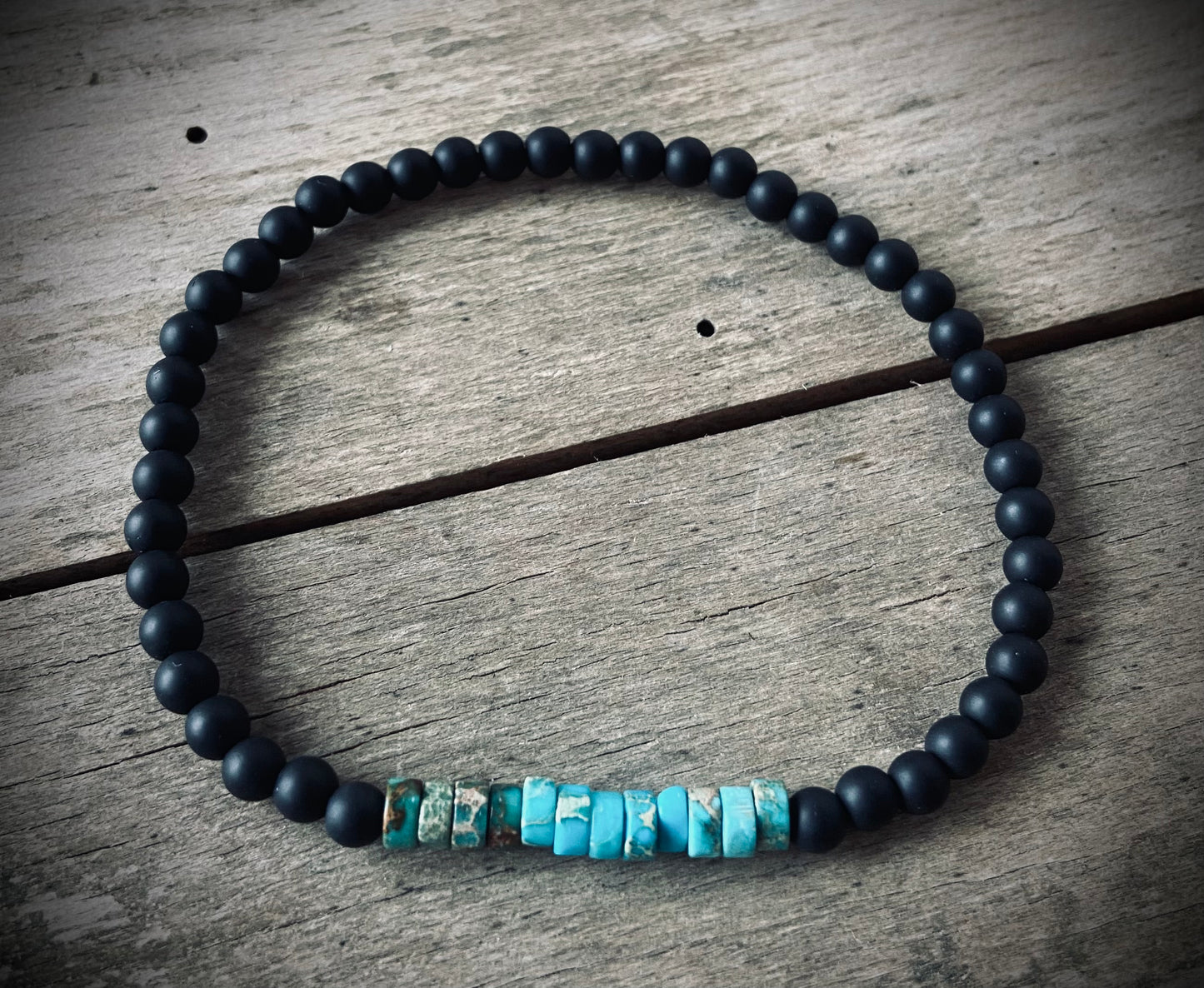 Unisex sort armbånd med sten