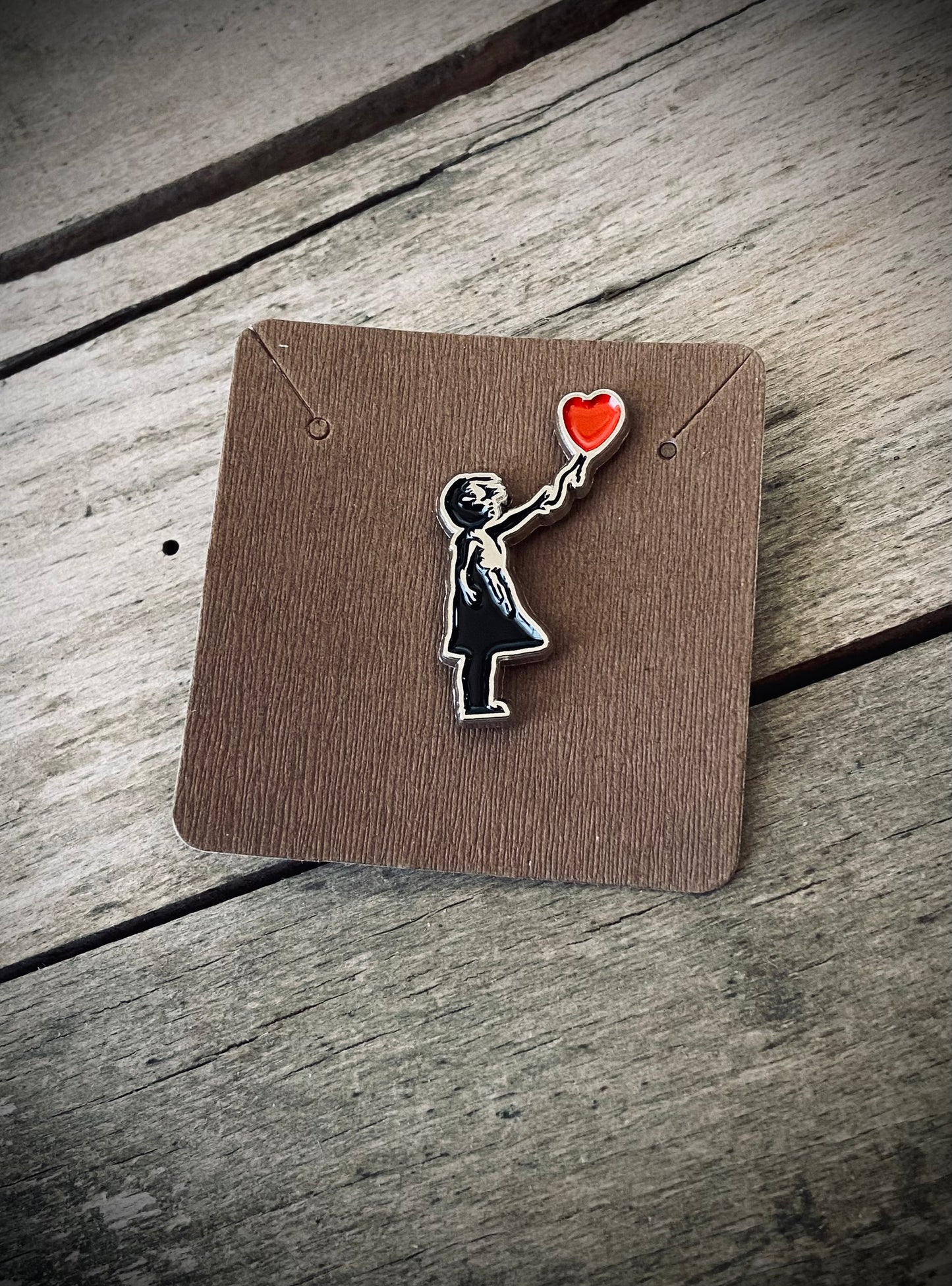 Pin Banksy Girl with balloon