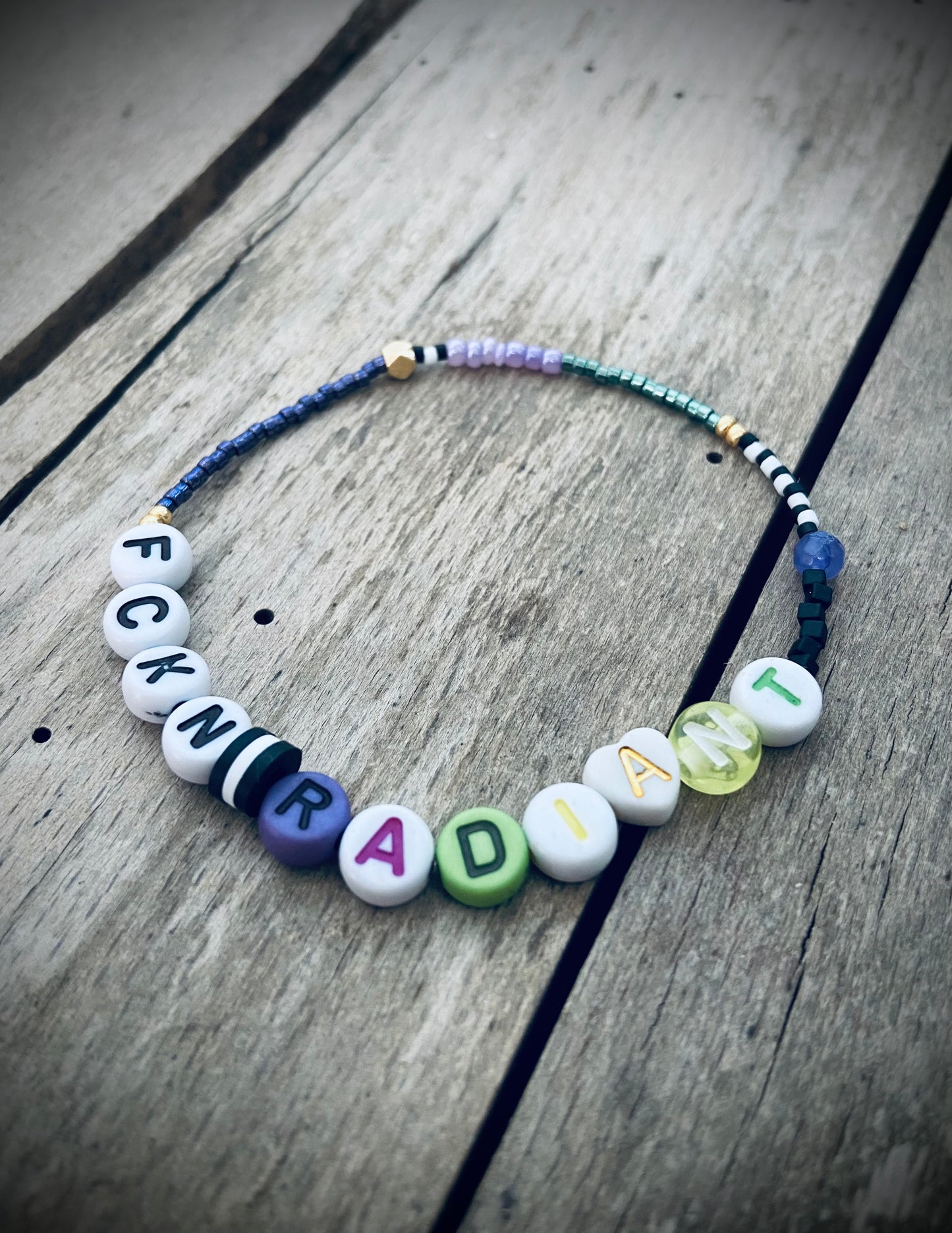 FCKN RADIANT Statement armbånd