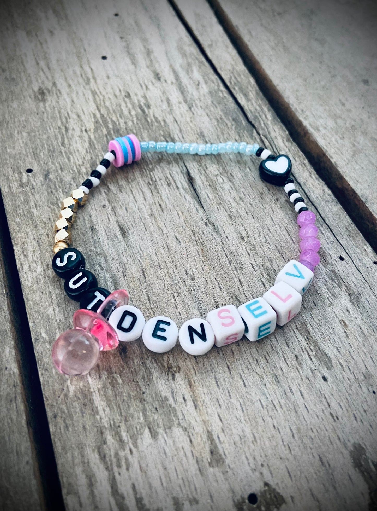 SUT DEN SELV Statement armbånd