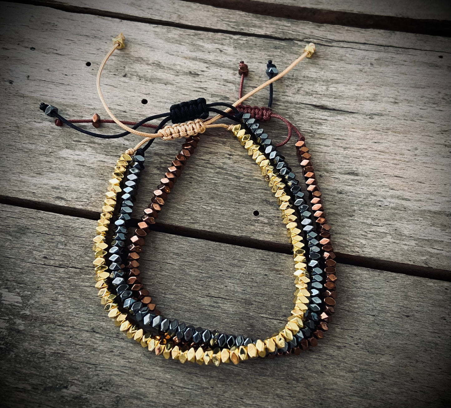 Justerbart metalarmbånd