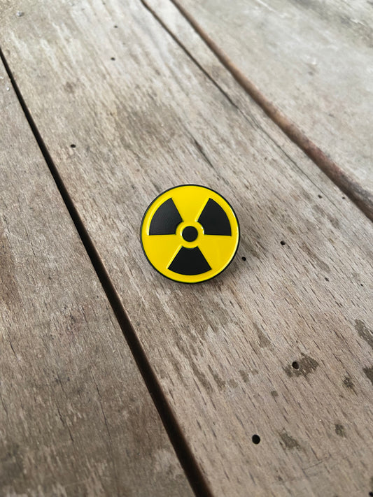 Strålingsfare emalje pin